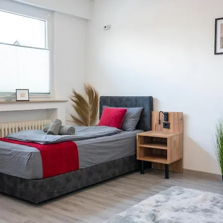 Serviceroom24 - Space In Wlan - Smart-tv - 24-7 Check-in Und Kueche *