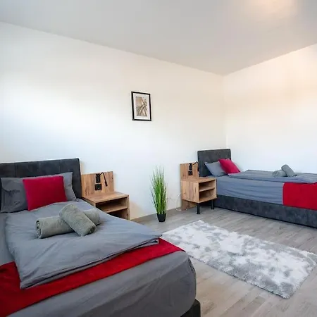 Apartment Serviceroom24 - Space In Wlan - Smart-tv - 24-7 Check-in Und Kueche