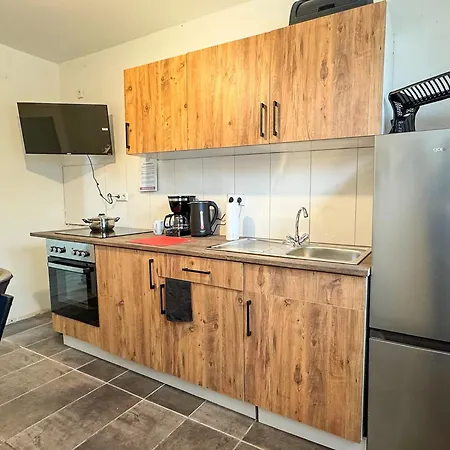 Serviceroom24 - Space In Wlan - Smart-tv - 24-7 Check-in Und Kueche * Gladbeck