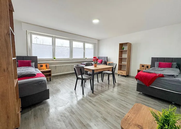 Serviceroom24 - Space In Wlan - Smart-tv - 24-7 Check-in Und Küche Apartamento